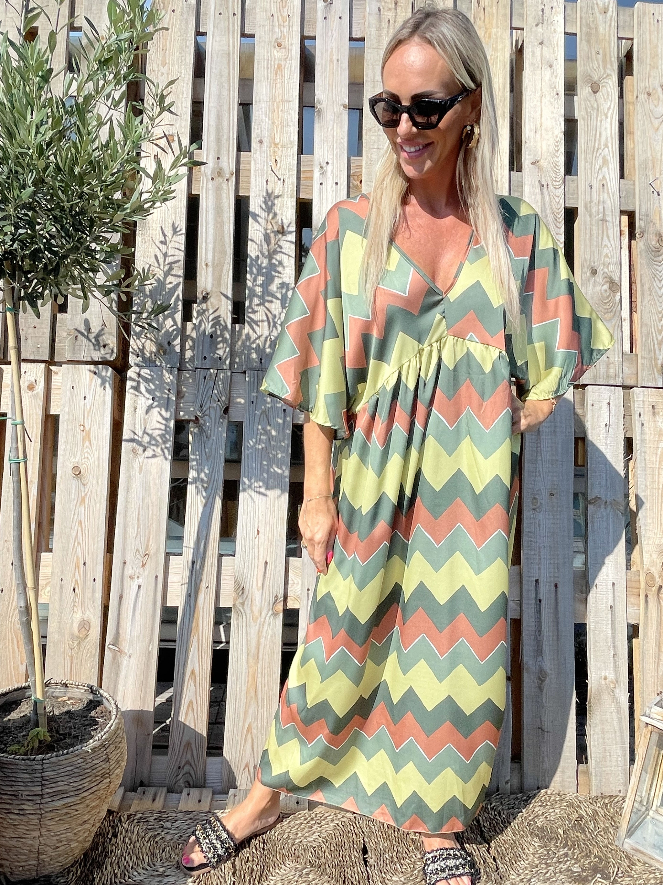 Johanna - Fin kjole med zigzag mønster